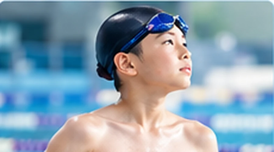 男の子用の競泳水着・練習水着